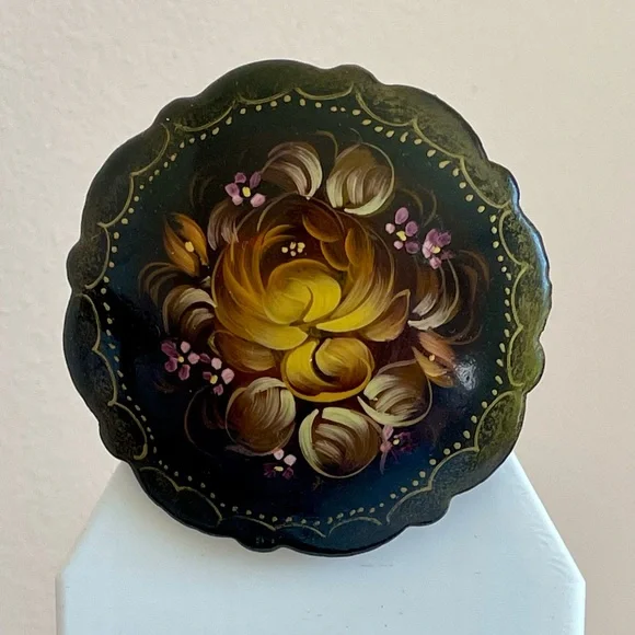 Vintage Russian Hand Painted Floral Wood Brooch With C Clasp - Picture 2 of 4